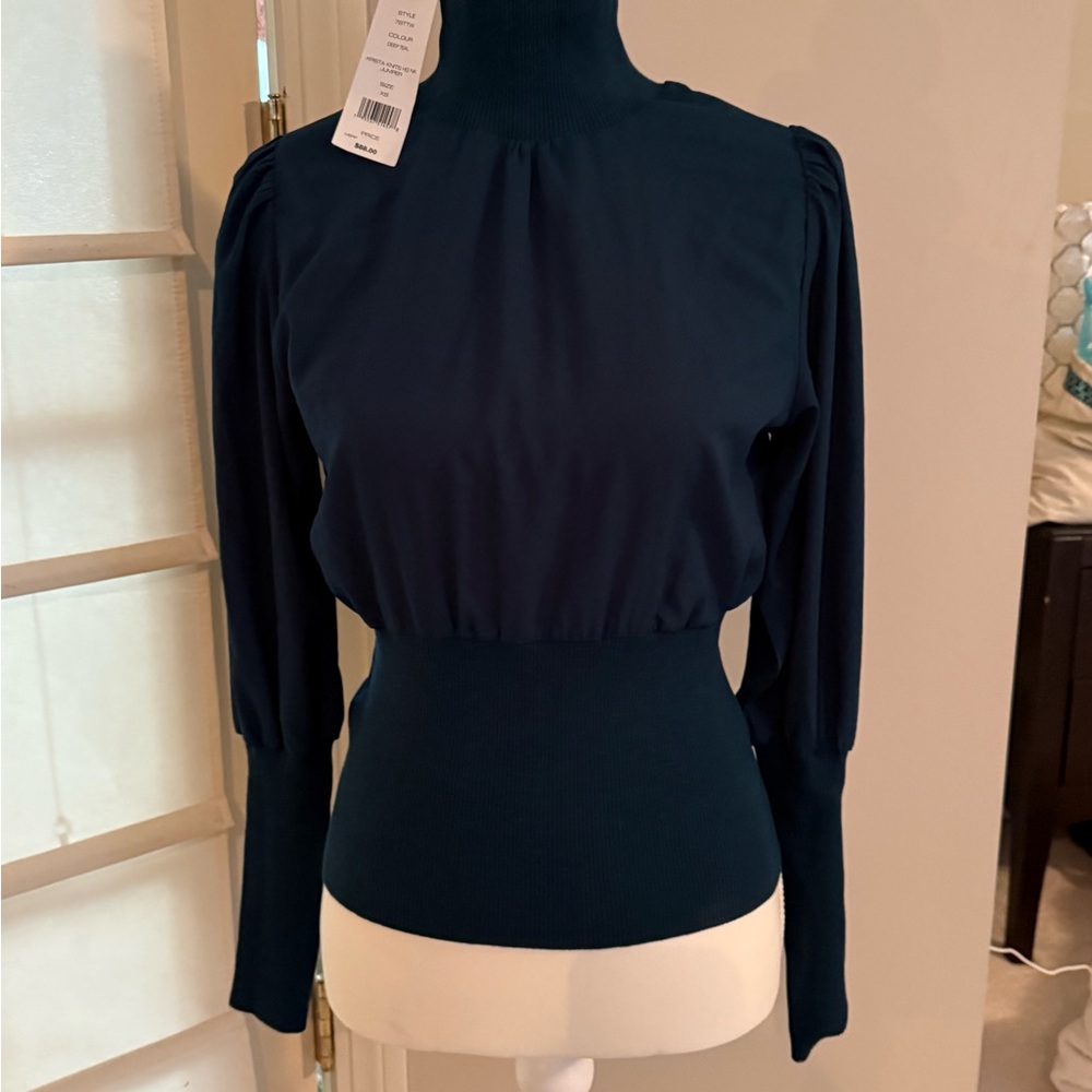 Elegant deep teal Women's Top. New with tags size XS, French Connection.